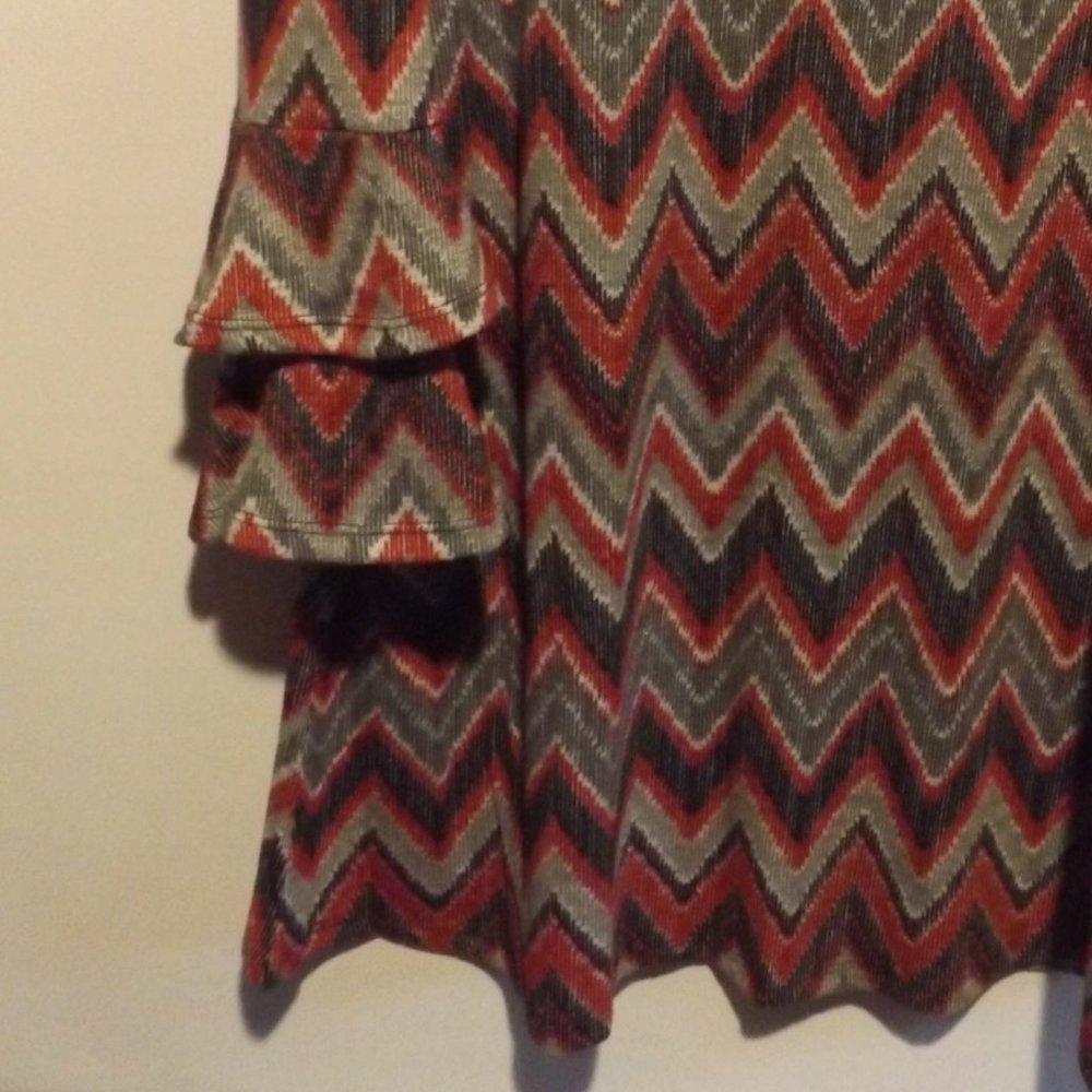 TACERA CHEVRON PATTERN Blouse - Picture 6 of 6